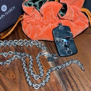 JOHN HARDY LARGE PENDANT BULL  S.S .925/LEATHER NECKLACE  22in
